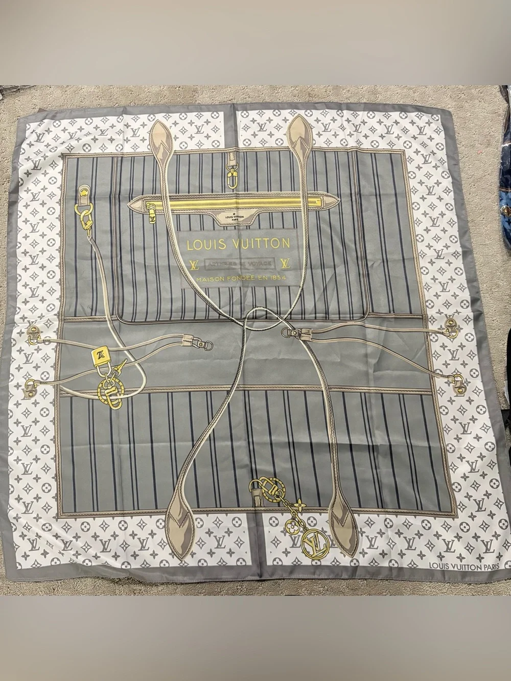 My Neverfull Shawl 35x35 inch luxury vibes Silky scarf LOUIS VUlTTON‼️LAST ONE